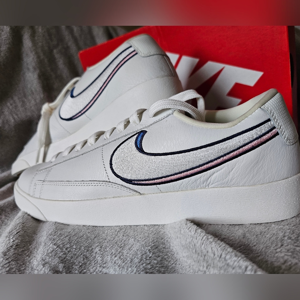 Nike Womens Blazer Low LX AV9371-101 Size 11.5 Summit White NIB Pink Blue Swoosh